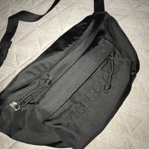 Balenciaga Men's Logo Belt Bag - Black (authentic)